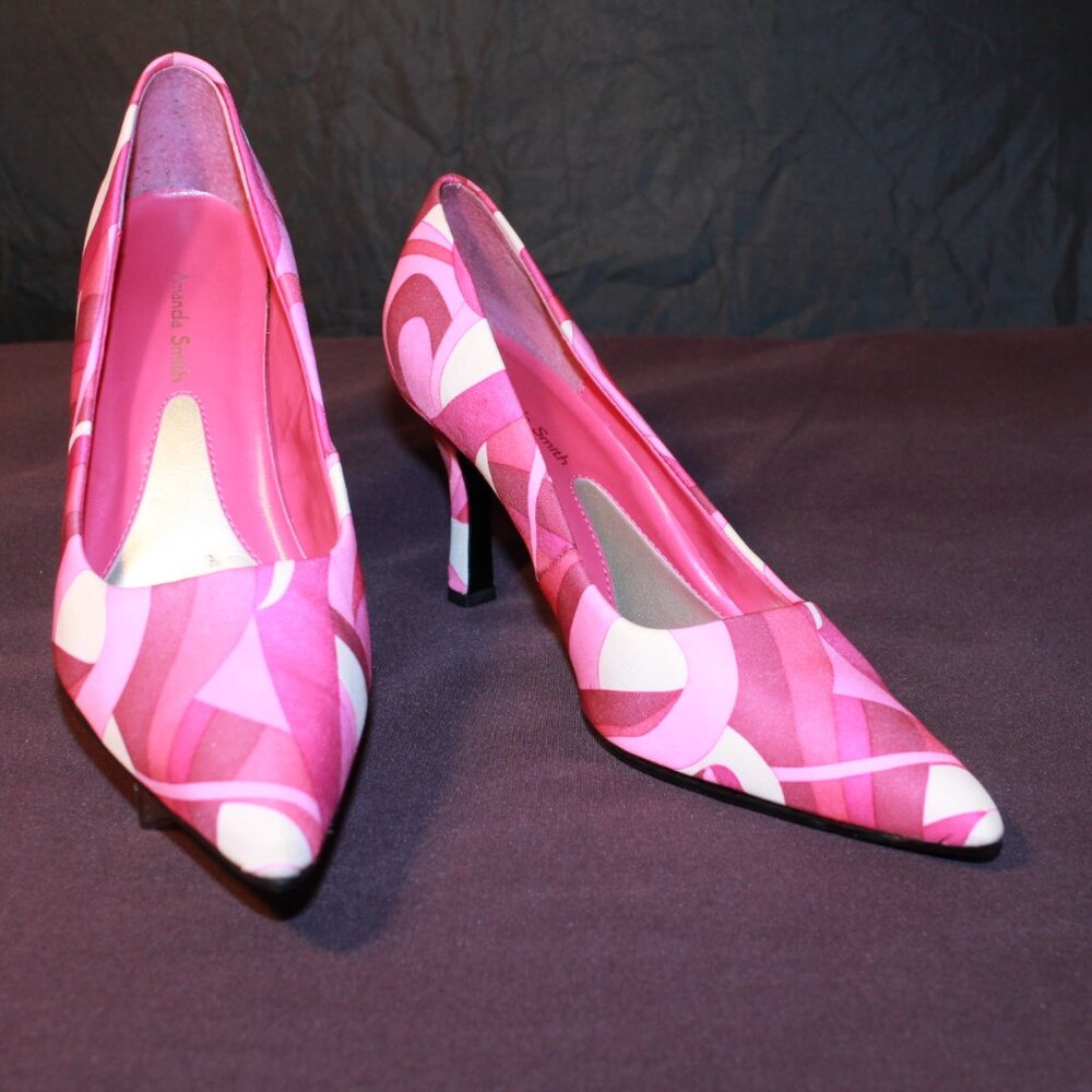 Amanda Smith Size 6.5M Pink Fuscia White Fabric Geometric Print Pointy Toe Pumps
